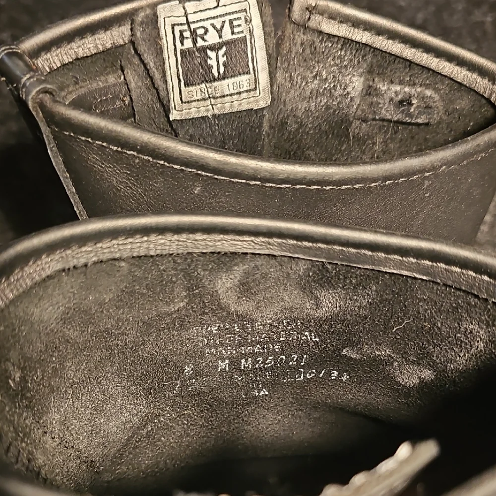 Frye Women's Engineer 8R Leather Ankle Boots - Picture 5 of 15